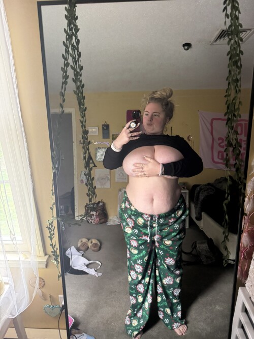 20260515_1310563cff8464fb69512a.md 60 sexy selfies and more breast-revealing selfie videos